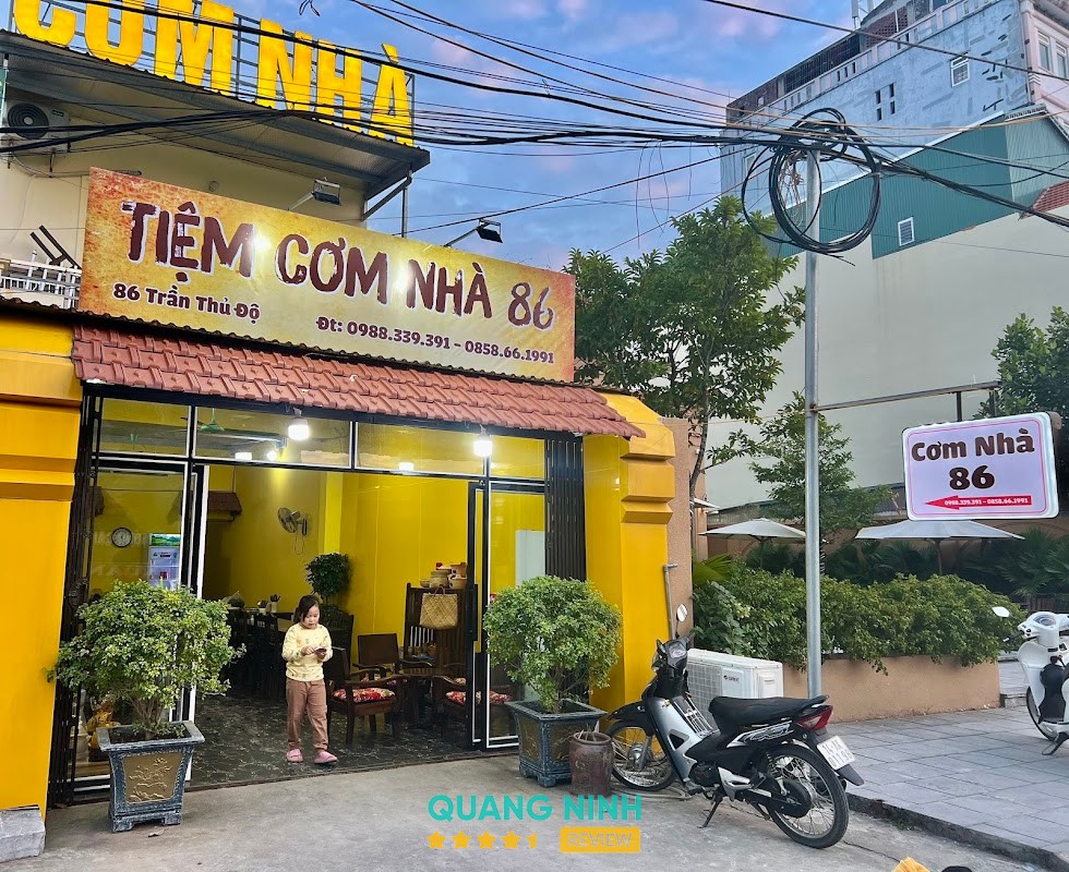 Tiệm Cơm Nhà 86 ở Móng Cái