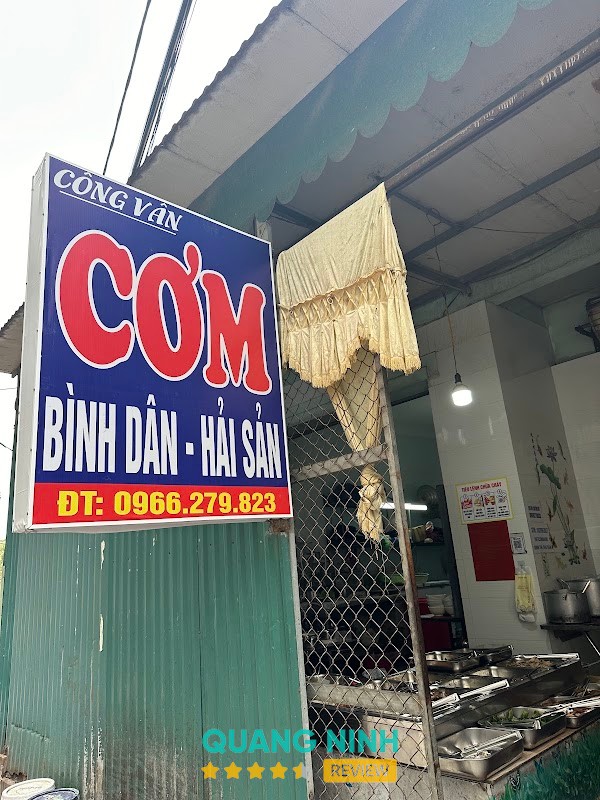 Quán cơm phở Công Vân restaurant Tuần Châu