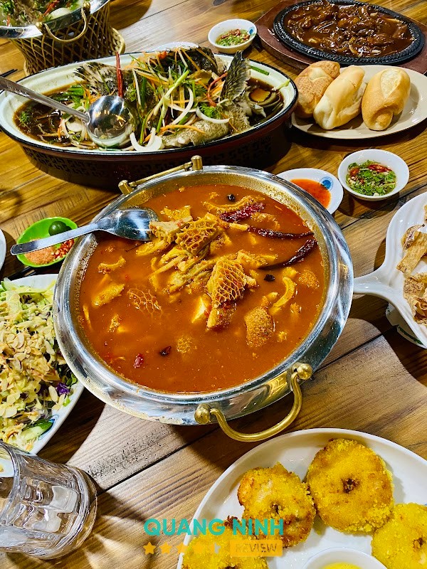 Cảnh Gia Quán Hồng Gai – hình ảnh 3