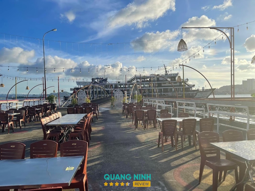Nhà Hàng Khải Hương 2 - Sân Bia, Hải Sản & Lẩu Nướng View Biển Hồng Gai – hình ảnh 1
