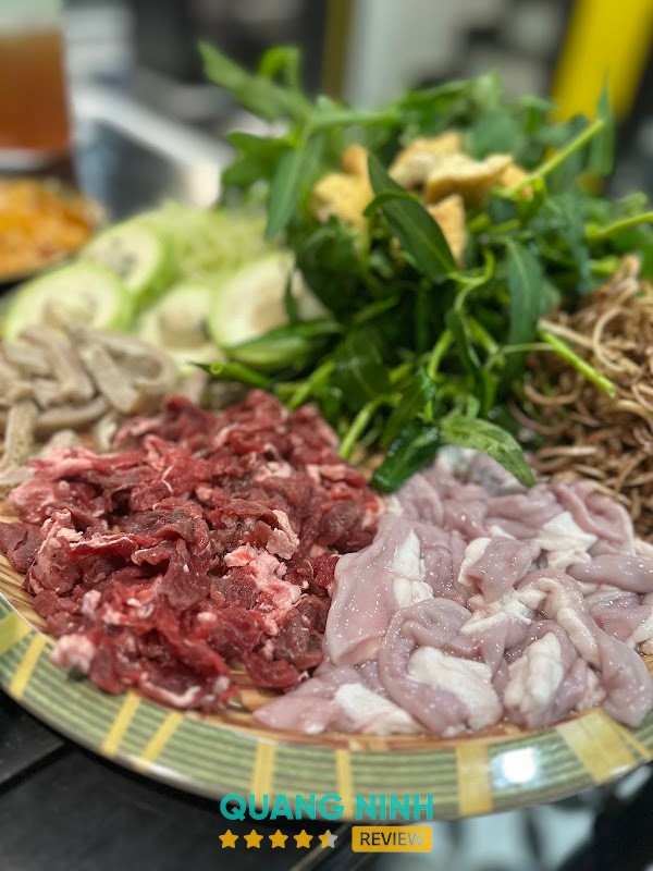 Món ăn tại Bếp Hằng