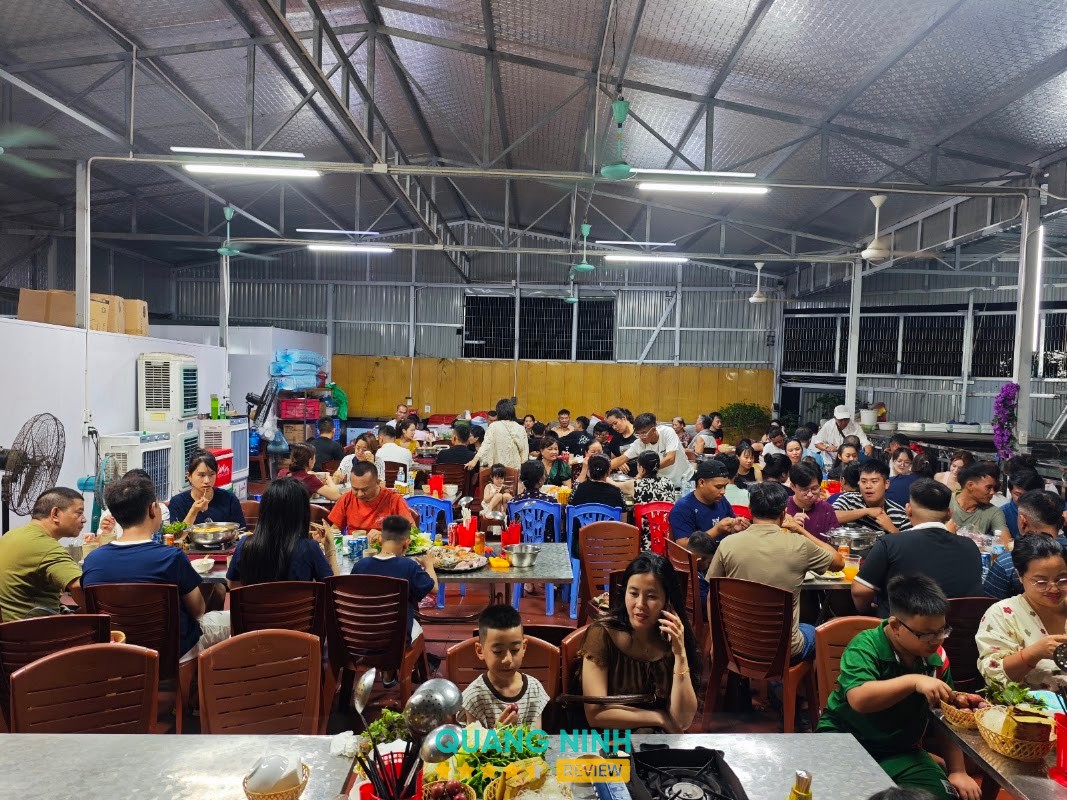Lẩu tuyết nhung Quảng Yên