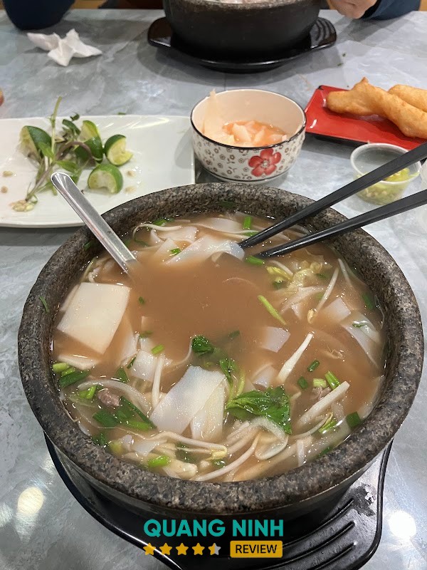 Phở Tuấn 250 Giếng Đồn tại Hạ Long