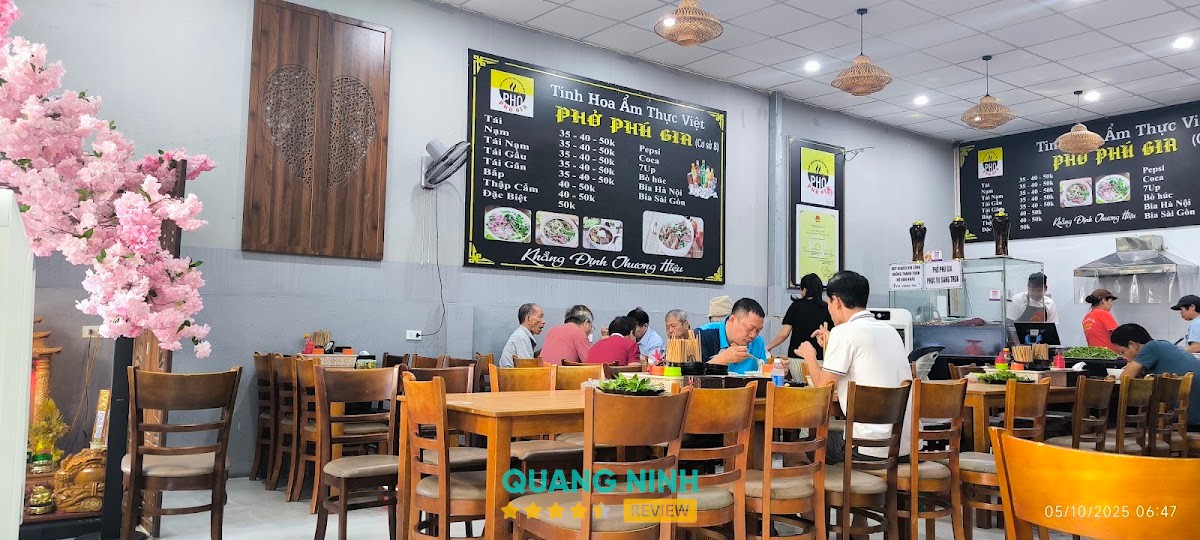 Phở Phú Gia Cơ Sở 8 – quán phở ngon ở Uông Bí