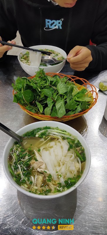 Phở Gà Ta Cái Dăm – quán phở ngon ở Bãi Cháy