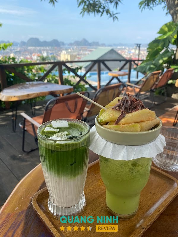 Không gian Tiệm Cafe Lưng Chừng Mây