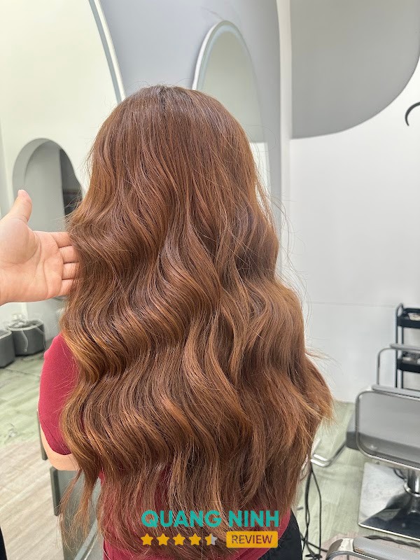 Không gian Trung Hùng Hair Studio Vân Đồn