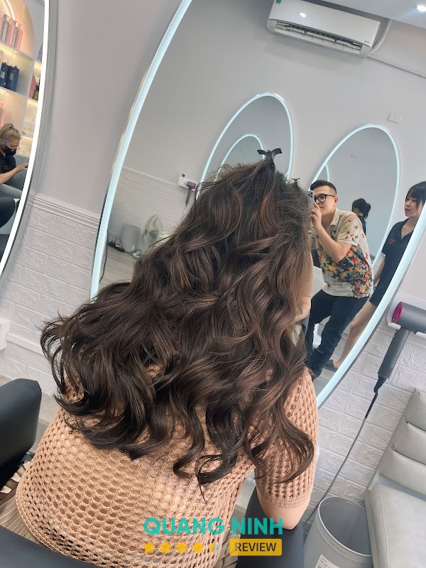 Tùng Nguyễn Hair Salon – hình ảnh 2