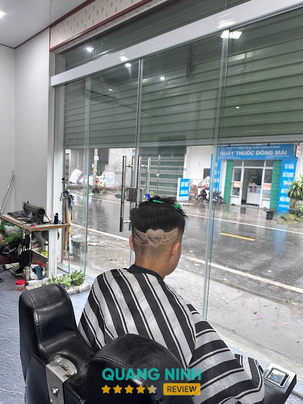 Trần Sơn Barber (Tiệm Tóc Nam) Đông Triều