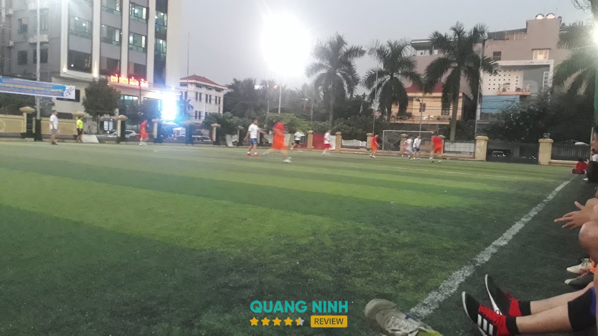 Sân bóng Vũ Đại Dương Hạ Long