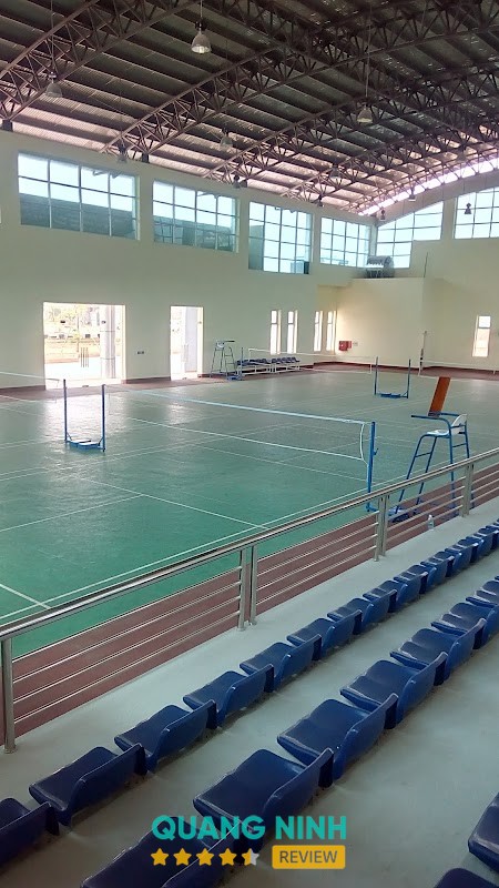 Sân Vận Động Quảng Yên