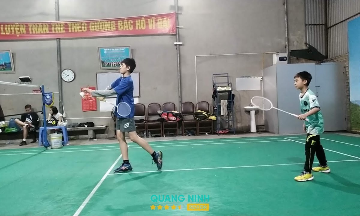 Sân cầu Lông Quốc Khánh