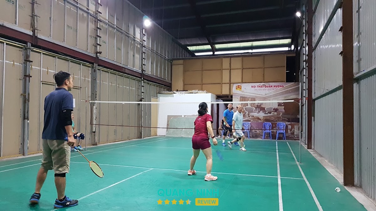 Sân Cầu lông Thủy Lợi Việt Hưng