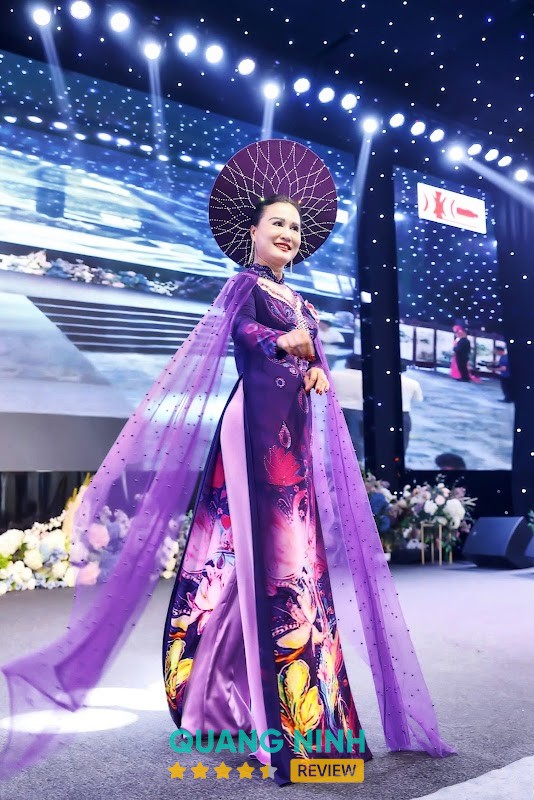 Mẫu áo dài tại Áo Dài Thoa Vũ