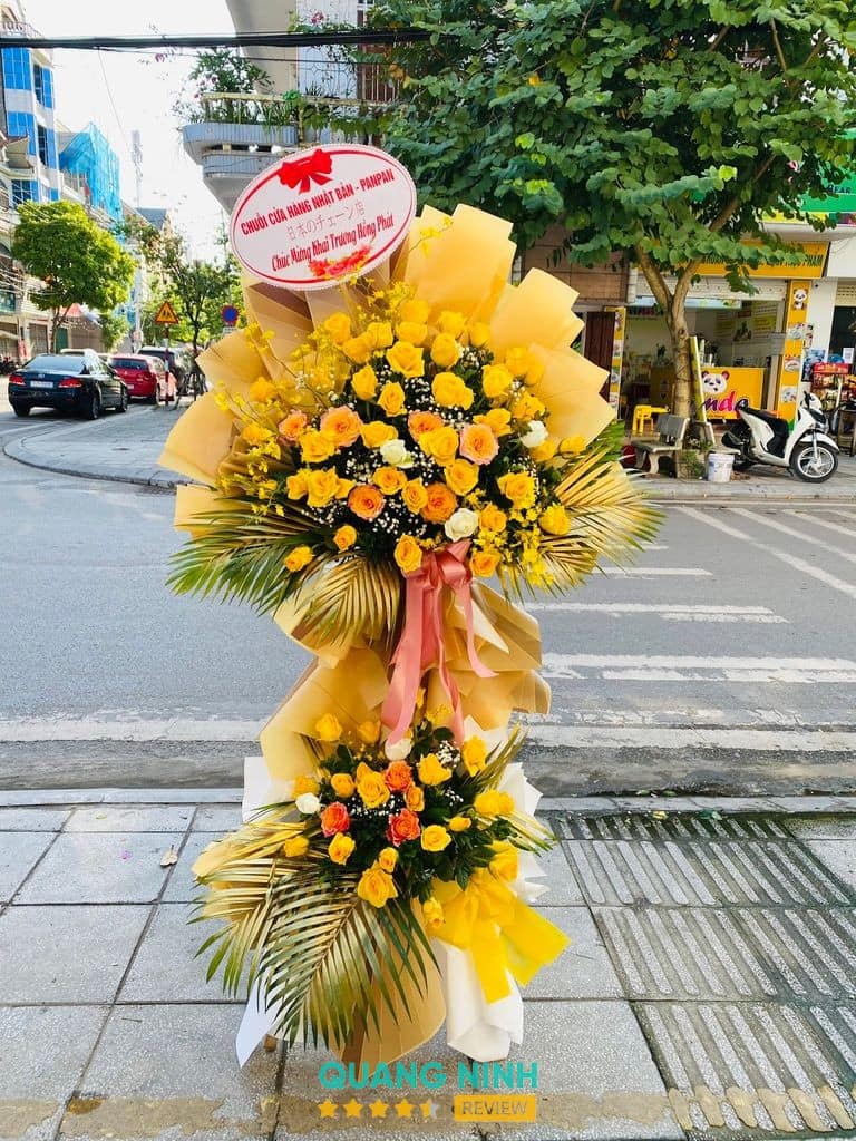 Hình ảnh hoa tại cửa hàng Lê Phương
