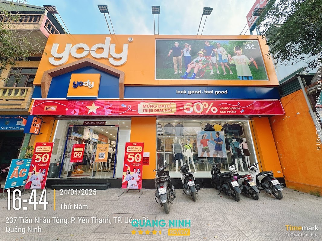 Không gian mua sắm tại YODY Uông Bí