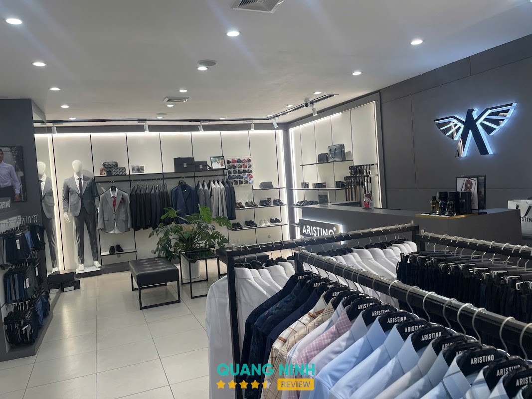 Trang phục nam tại Showroom Aristino Uông Bí