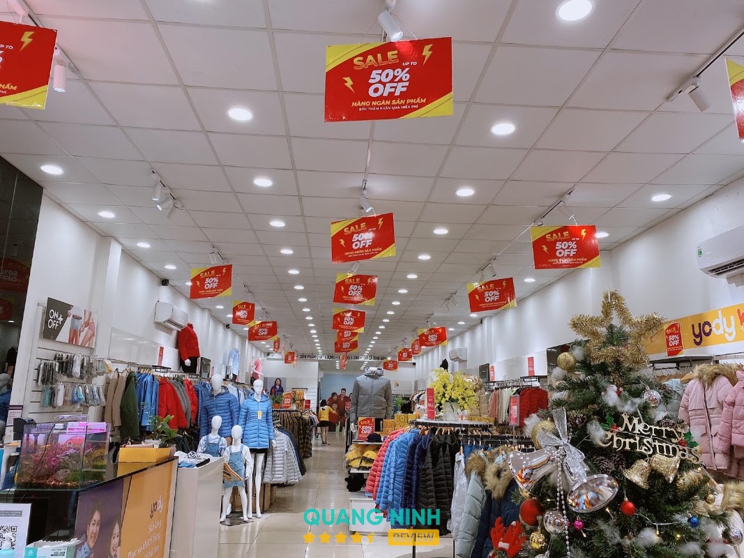 Sản phẩm thời trang tại YODY Mạo Khê 3