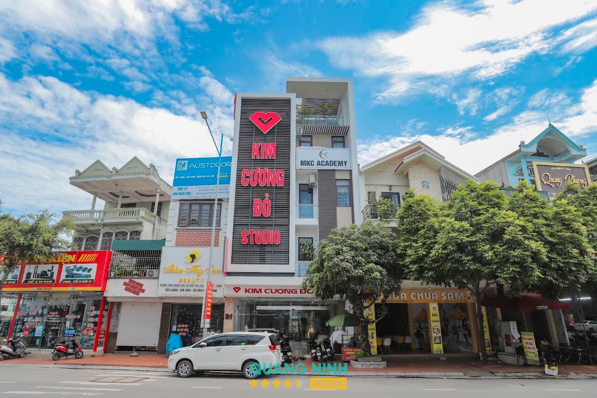 Chụp Ảnh Cưới Kim Cương Đỏ Studio Quảng Ninh