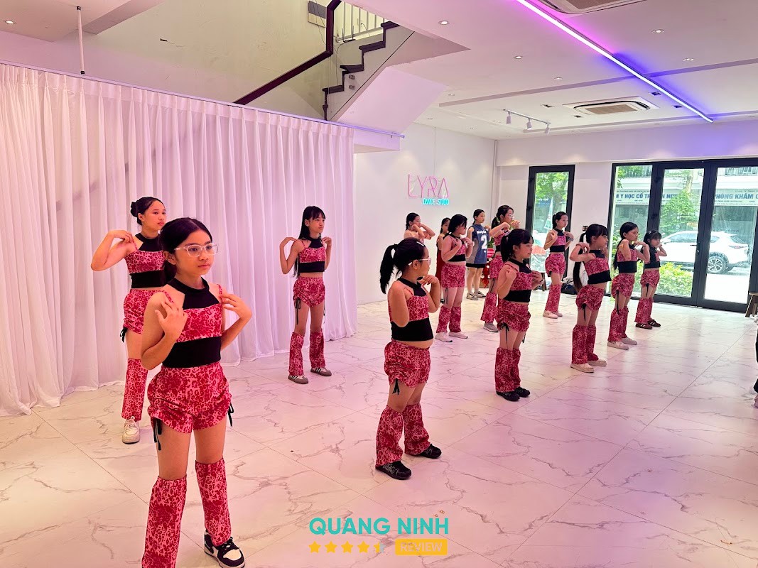 Lyra Dance Studio Hồng Gai