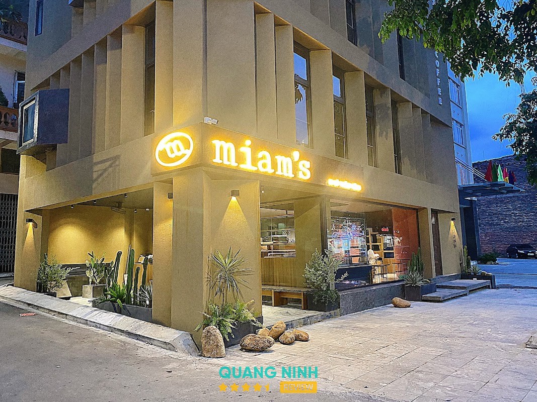 Miams Hồng Gai