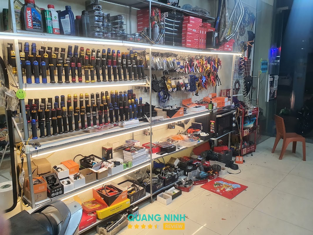 Hải Nam Decal - tiệm dán decal xe máy ở Quảng Ninh