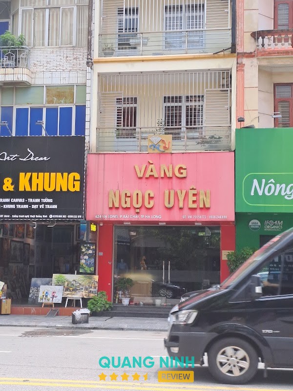 Tiệm vàng Ngọc Uyên Bãi Cháy