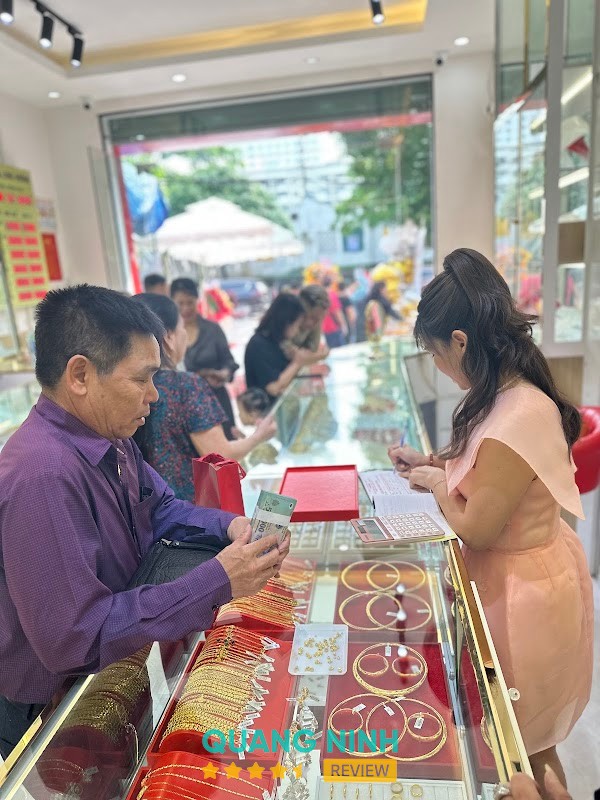 Tiệm vàng Long Hường – hình ảnh 2