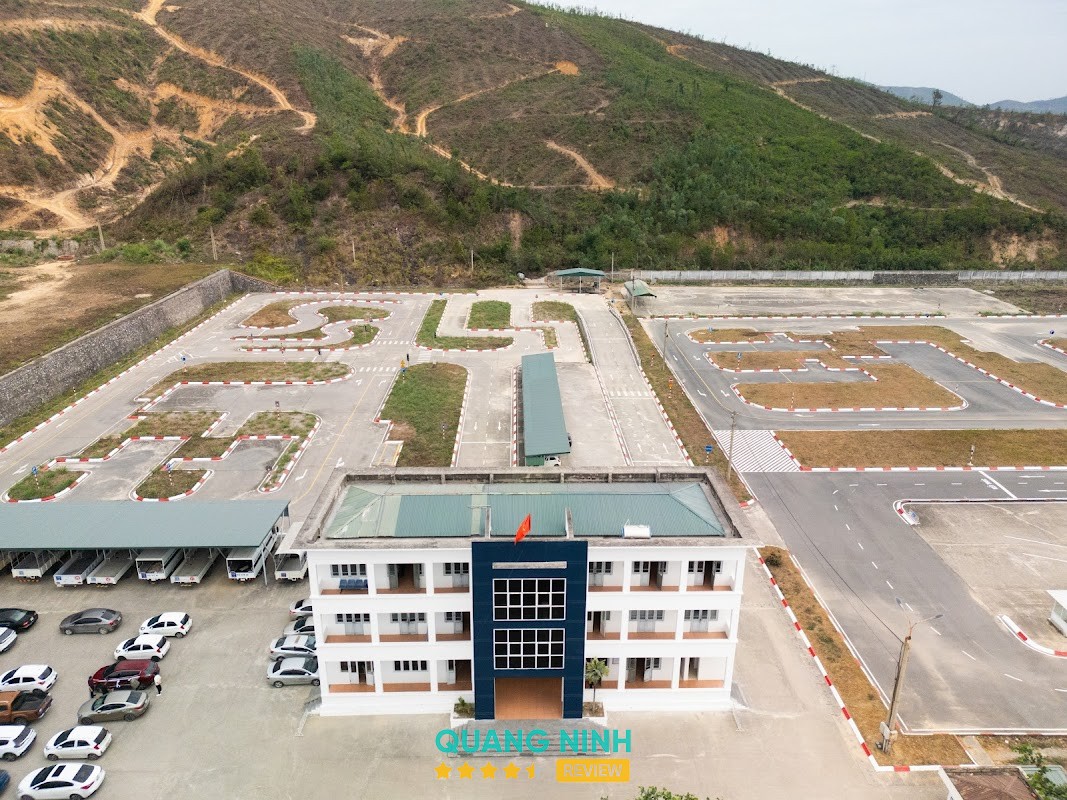 Trường lái xe Hoành Bồ Quảng Ninh
