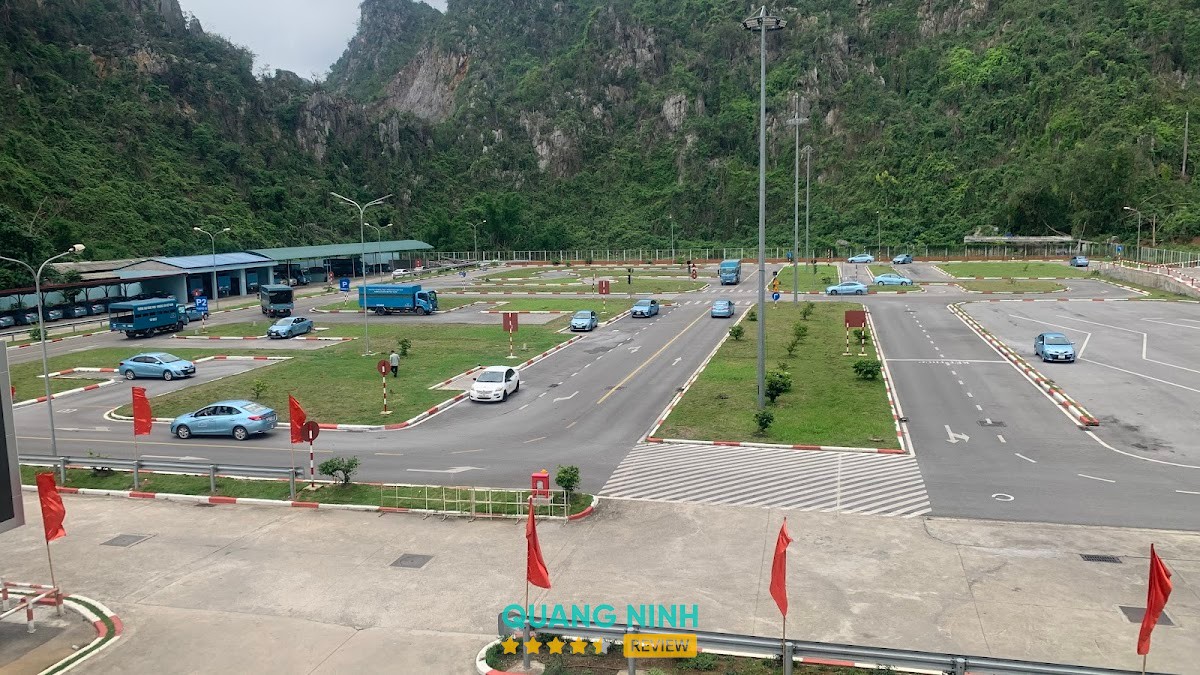 Nơi tiếp nhận hồ sơ học lái xe ô tô xe máy Quảng Ninh